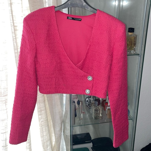 Crop pink coat with two diamonds buttons - Picture 1 of 3